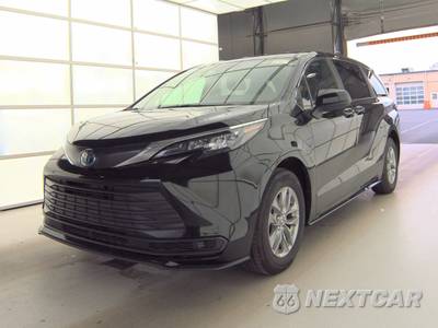 2025 Toyota Sienna LE 8-Passenger 120.5" WB