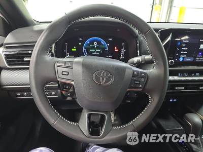 2026 Toyota Camry Nightshade - zdjęcie 10 z 33 - miniatura