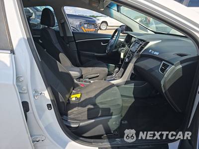 2017 Hyundai Elantra GT Hatchback - zdjęcie 8 z 31 - miniatura