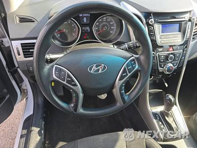 2017 Hyundai Elantra GT Hatchback - zdjęcie 11 z 31 - miniatura
