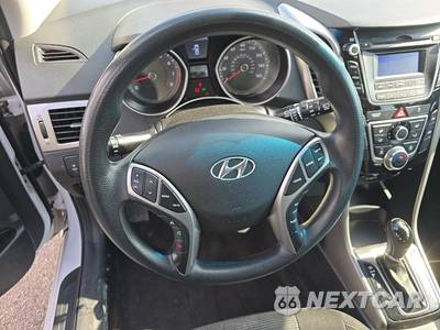 2017 Hyundai Elantra GT Hatchback - zdjęcie 10 z 31 - miniatura