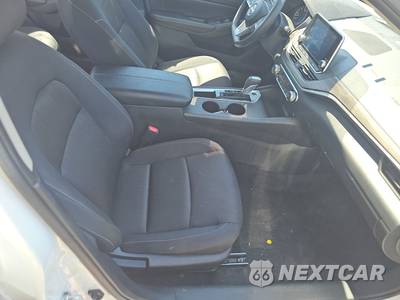 2025 Nissan Altima SV - zdjęcie 8 z 21 - miniatura