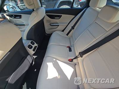 2025 Mercedes-Benz C 300 4MATIC - zdjęcie 13 z 26 - miniatura