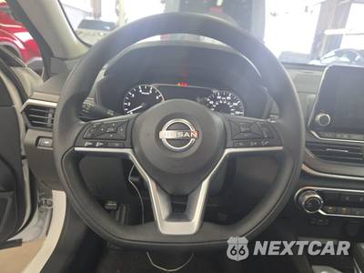 2025 Nissan Altima SV - zdjęcie 10 z 20 - miniatura