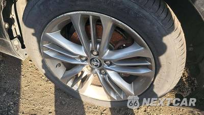 2016 Toyota Camry SE - zdjęcie 35 z 48 - miniatura