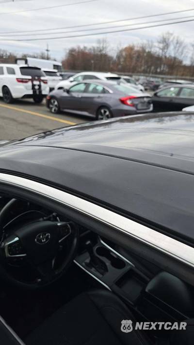 2017 Toyota Camry SE - zdjęcie 44 z 48 - miniatura