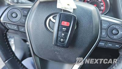 2021 Toyota Camry XSE - zdjęcie 18 z 32 - miniatura