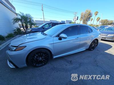 2021 Toyota Camry XSE - zdjęcie 1 z 32 - miniatura