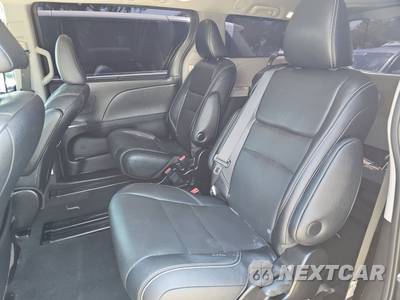 2020 Toyota Sienna SE 8-Passenger 119.3" WB - zdjęcie 13 z 25 - miniatura