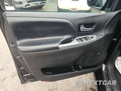2020 Toyota Sienna SE 8-Passenger 119.3" WB - zdjęcie 9 z 25 - miniatura