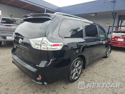 2020 Toyota Sienna SE 8-Passenger 119.3" WB - zdjęcie 4 z 25 - miniatura