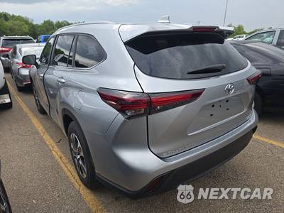 2025 Toyota Highlander XLE - zdjęcie 6 z 23 - miniatura