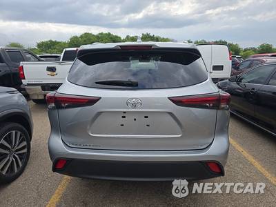 2025 Toyota Highlander XLE - zdjęcie 5 z 23 - miniatura