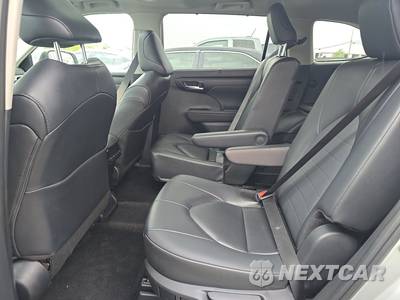 2025 Toyota Highlander XLE - zdjęcie 13 z 23 - miniatura