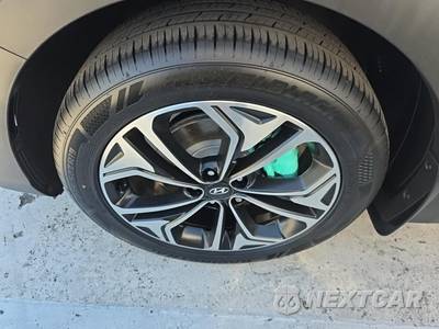 2018 Hyundai Santa Fe SE - zdjęcie 8 z 25 - miniatura