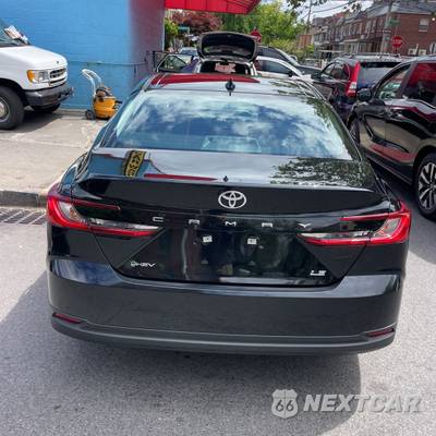 2026 Toyota Camry LE - zdjęcie 7 z 17 - miniatura