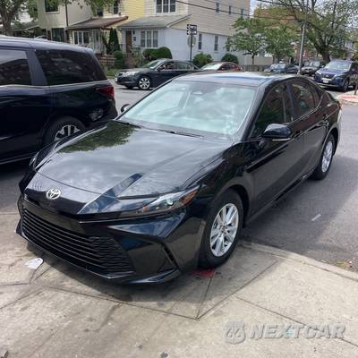 2026 Toyota Camry LE - zdjęcie 1 z 17 - miniatura