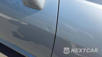 2011 Nissan Versa 1.8 SL Hatchback - zdjęcie 26 z 29 - miniatura