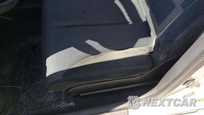 2011 Nissan Versa 1.8 SL Hatchback - zdjęcie 19 z 29 - miniatura