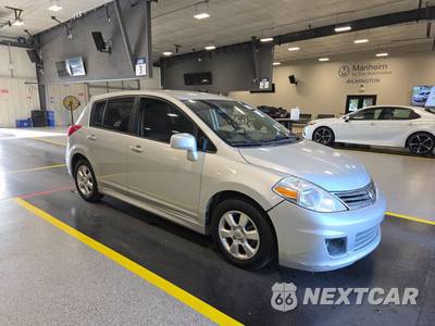 2011 Nissan Versa 1.8 SL Hatchback - zdjęcie 3 z 29 - miniatura