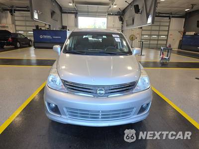 2011 Nissan Versa 1.8 SL Hatchback - zdjęcie 2 z 29 - miniatura