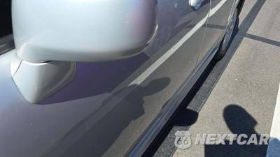 2011 Nissan Versa 1.8 SL Hatchback - zdjęcie 23 z 29 - miniatura