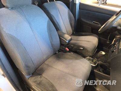 2011 Nissan Versa 1.8 SL Hatchback - zdjęcie 8 z 29 - miniatura