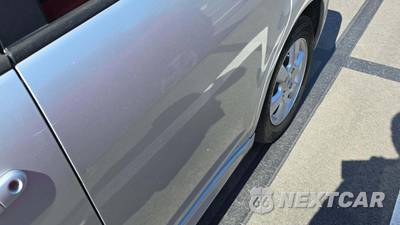 2011 Nissan Versa 1.8 SL Hatchback - zdjęcie 25 z 29 - miniatura