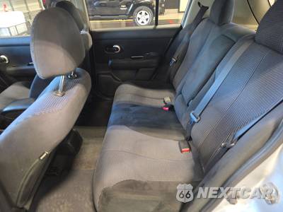 2011 Nissan Versa 1.8 SL Hatchback - zdjęcie 13 z 29 - miniatura