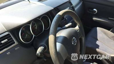 2011 Nissan Versa 1.8 SL Hatchback - zdjęcie 20 z 29 - miniatura