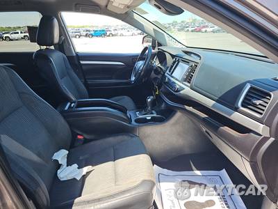 2019 Toyota Highlander LE Plus - zdjęcie 8 z 47 - miniatura