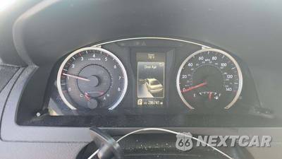 2016 Toyota Camry SE - zdjęcie 19 z 28 - miniatura