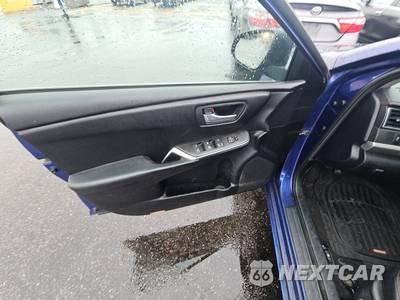 2016 Toyota Camry SE - zdjęcie 9 z 41 - miniatura