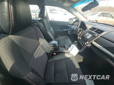 2017 Toyota Camry SE - zdjęcie 8 z 52 - miniatura