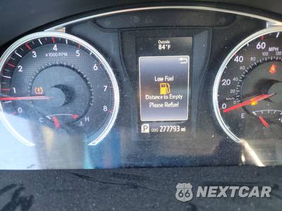 2016 Toyota Camry SE - zdjęcie 12 z 30 - miniatura