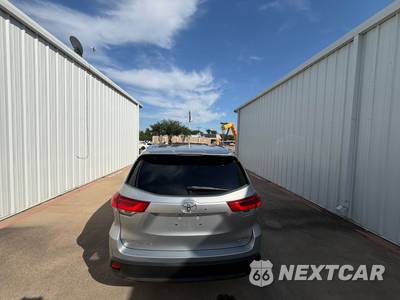 2017 Toyota Highlander XLE - zdjęcie 11 z 59 - miniatura