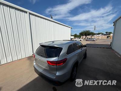 2017 Toyota Highlander XLE - zdjęcie 15 z 59 - miniatura