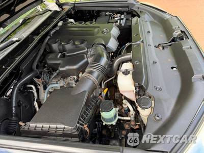 2010 Toyota 4Runner SR5 - zdjęcie 81 z 106 - miniatura