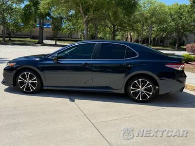 2018 Toyota Camry SE - zdjęcie 6 z 26 - miniatura