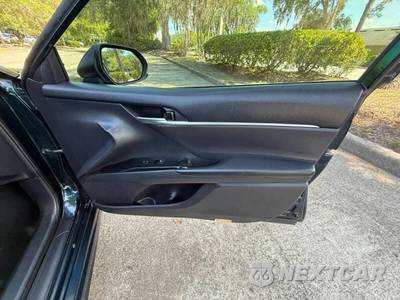 2018 Toyota Camry SE - zdjęcie 23 z 26 - miniatura