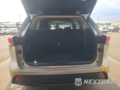2023 Toyota Highlander Hybrid XLE - zdjęcie 17 z 29 - miniatura