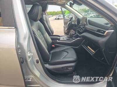2023 Toyota Highlander Hybrid XLE - zdjęcie 8 z 29 - miniatura