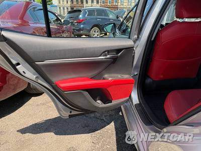 2023 Toyota Camry Hybrid XSE - zdjęcie 11 z 22 - miniatura