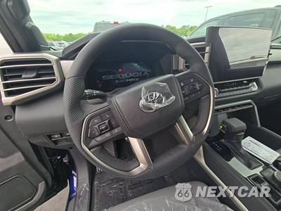 2026 Toyota Sequoia Limited - zdjęcie 10 z 20 - miniatura