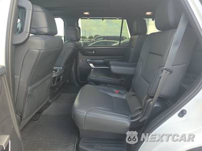 2024 Toyota Sequoia Platinum - zdjęcie 13 z 21 - miniatura