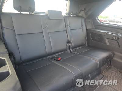 2024 Toyota Sequoia Platinum - zdjęcie 14 z 21 - miniatura