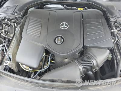 2025 Mercedes-Benz C 300 4MATIC - zdjęcie 15 z 23 - miniatura