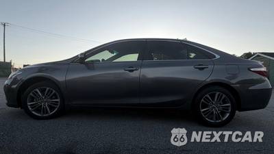 2017 Toyota Camry SE - zdjęcie 6 z 24 - miniatura