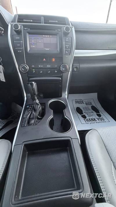 2017 Toyota Camry SE - zdjęcie 14 z 24 - miniatura