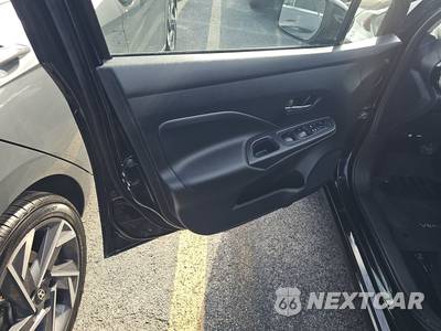 2025 Nissan Versa SV - zdjęcie 9 z 22 - miniatura